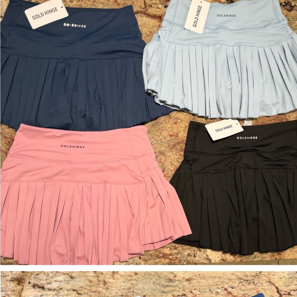 Goldhinge skirts